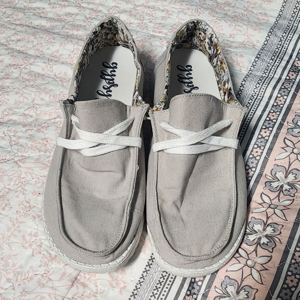 Womens shoes